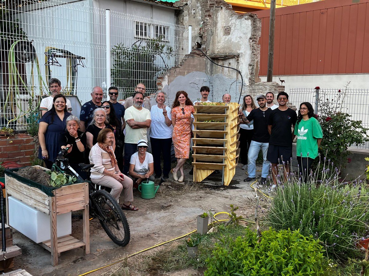 L'équipe Edible avec ses jardins verticaux